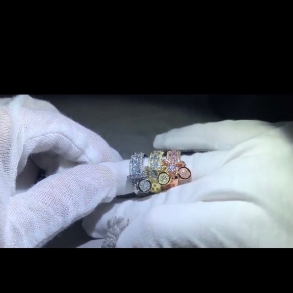 🎉 Cynthia Drop Ring in Rose Gold. - Picture 2 of 3